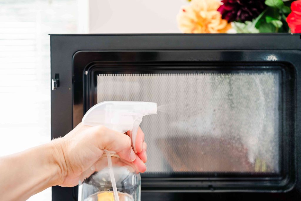 remove odor from microwaves